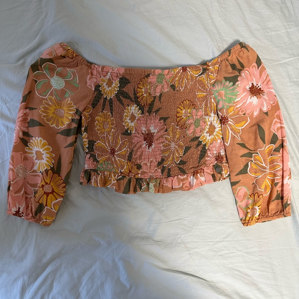 Roxy Off the shoulder flower top NWOT